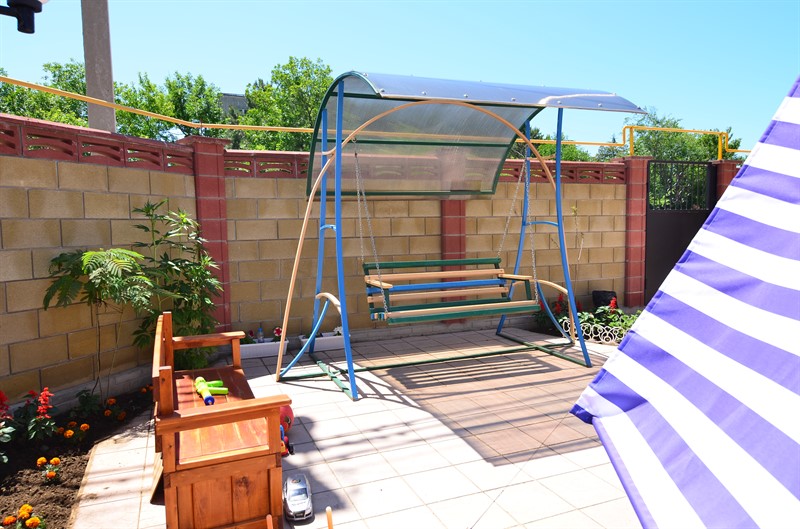 Отдых в Крыму с детьми в Песчаном – Уютный дворик